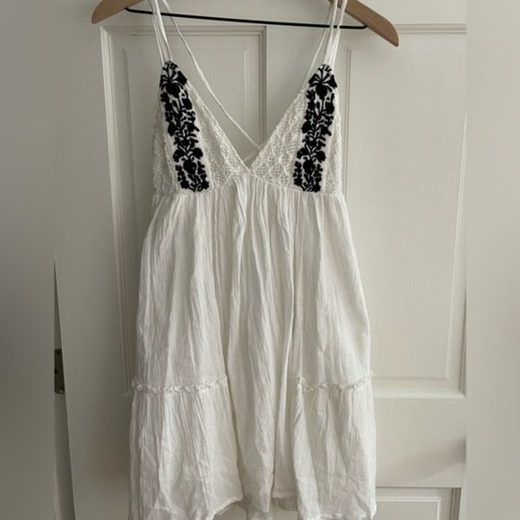 New L*SPACE White Embroidered Cotton Beach Coverup Dress - Picture 3 of 9